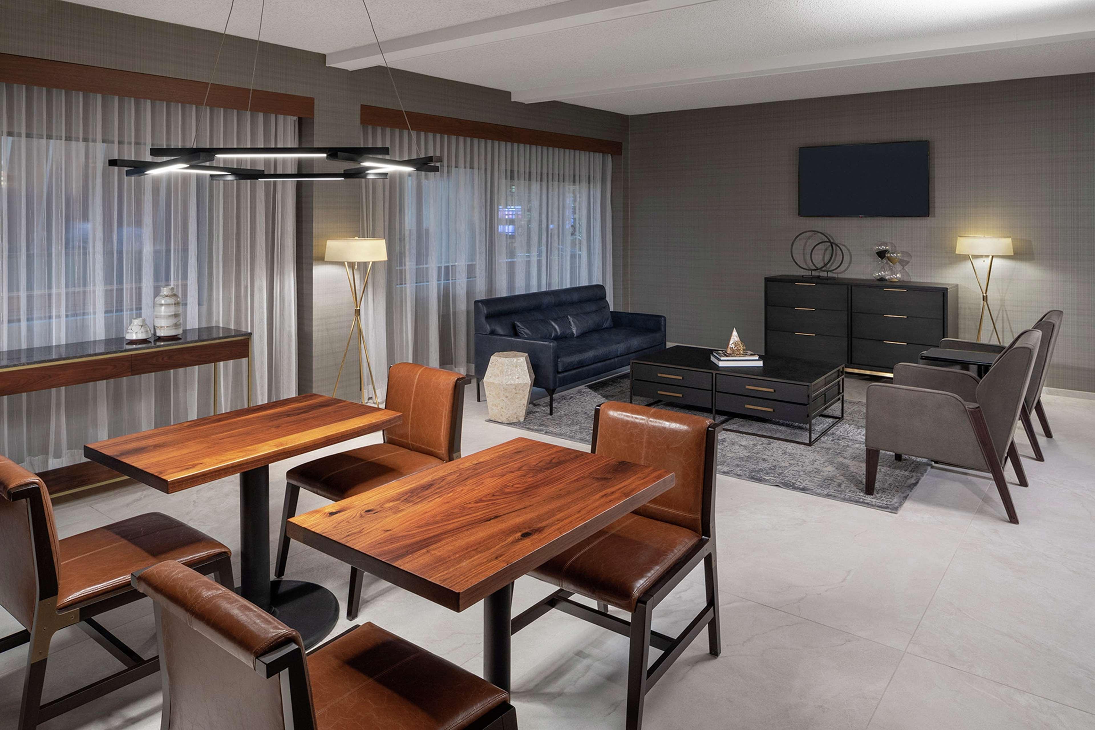 Doubletree By Hilton Hotel Newark Airport מראה חיצוני תמונה
