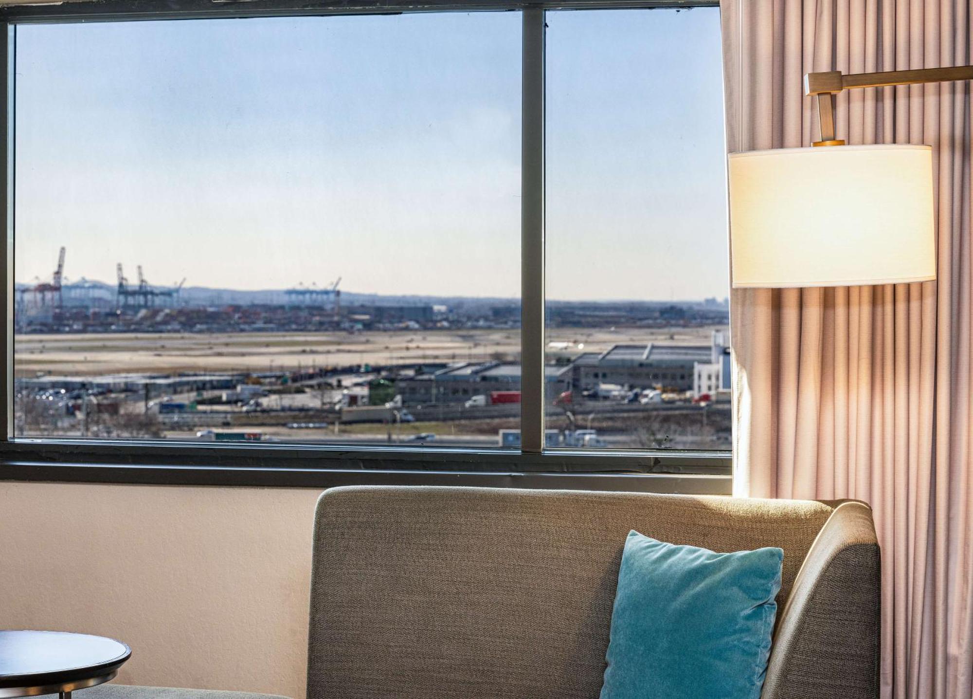 Doubletree By Hilton Hotel Newark Airport מראה חיצוני תמונה