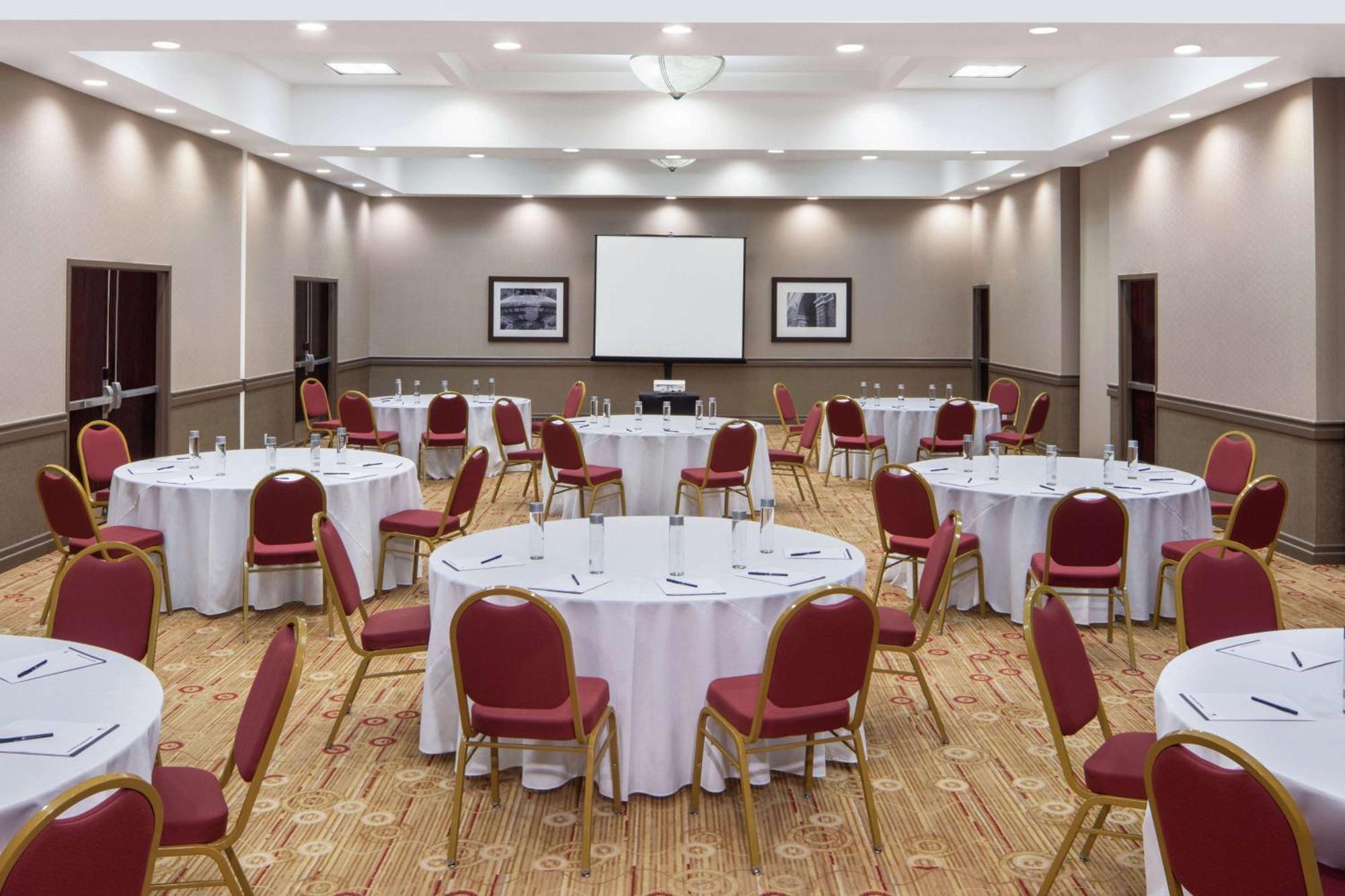 Doubletree By Hilton Hotel Newark Airport מראה חיצוני תמונה