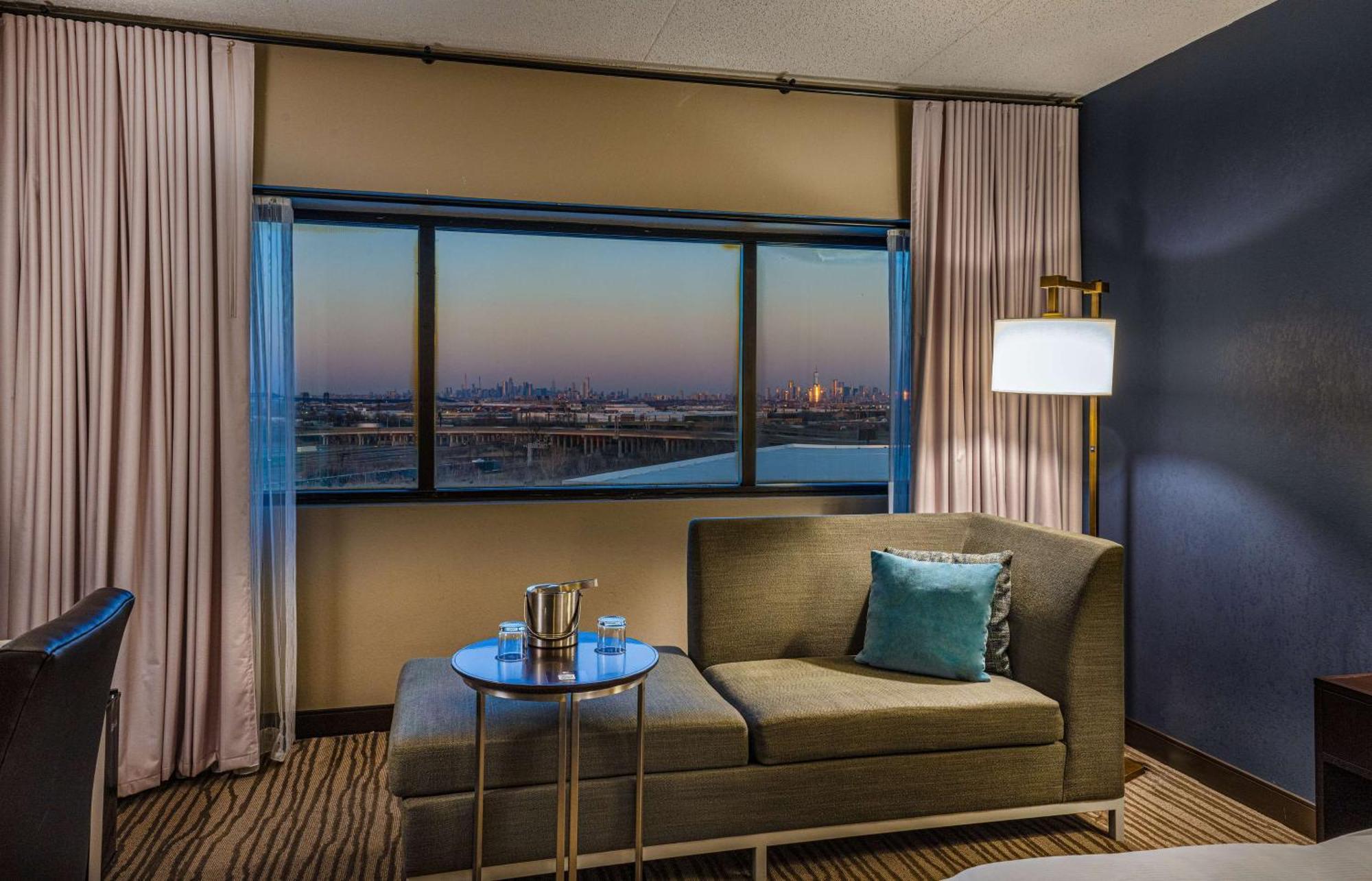 Doubletree By Hilton Hotel Newark Airport מראה חיצוני תמונה