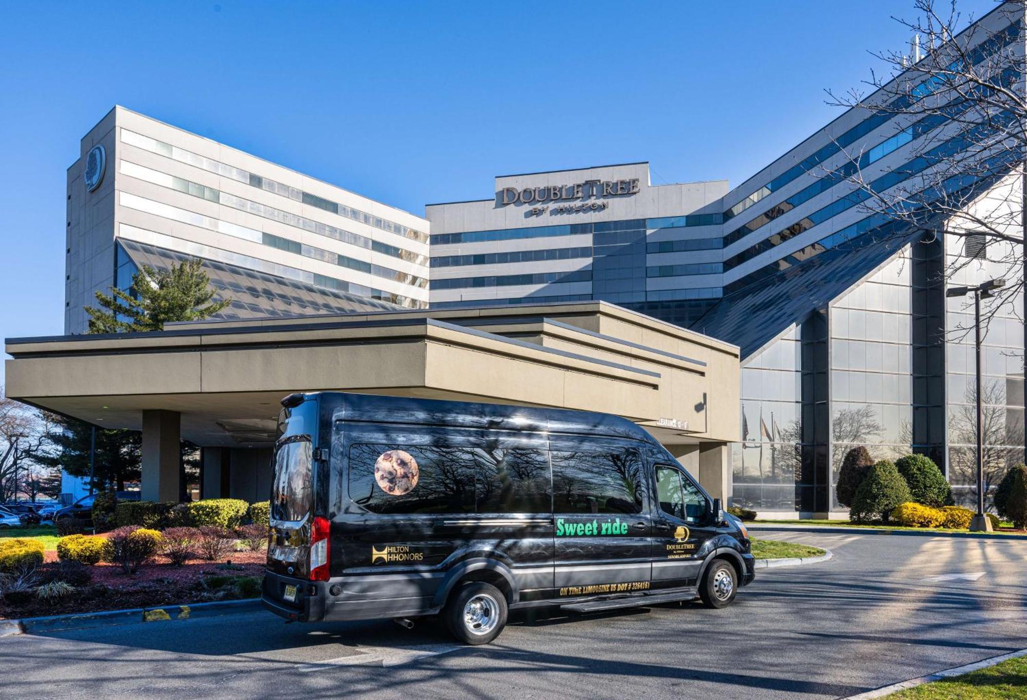 Doubletree By Hilton Hotel Newark Airport מראה חיצוני תמונה