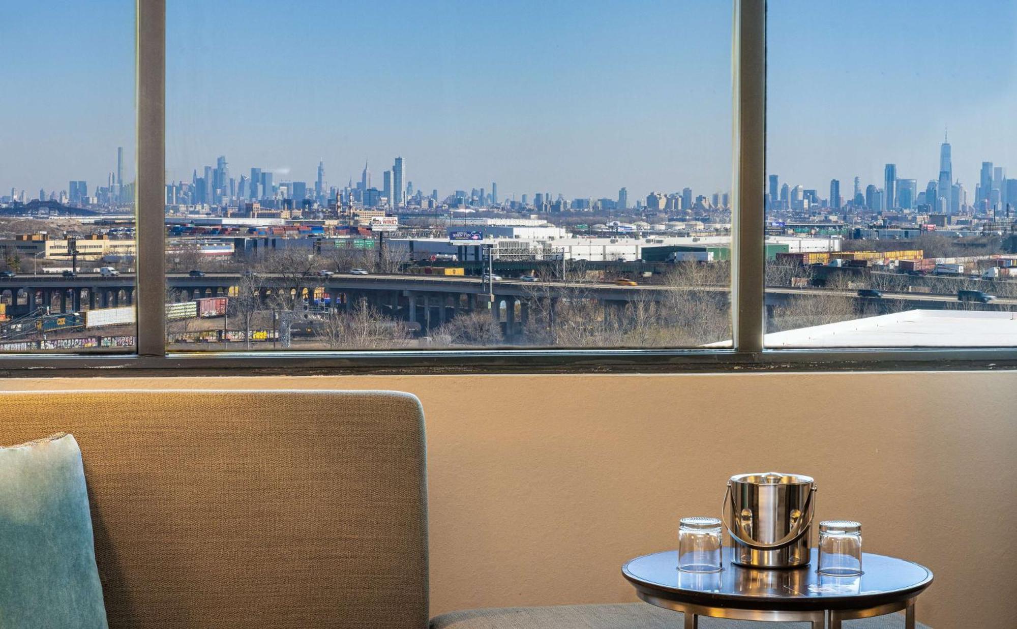 Doubletree By Hilton Hotel Newark Airport מראה חיצוני תמונה